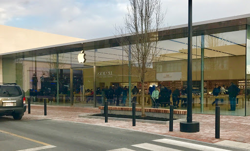 Computer Store «Apple MarketStreet», reviews and photos, 1220 Market St, Lynnfield, MA 01940, USA