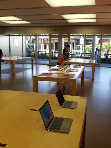 Computer Store «Apple The Falls», reviews and photos, 8888 SW 136th St, Miami, FL 33176, USA