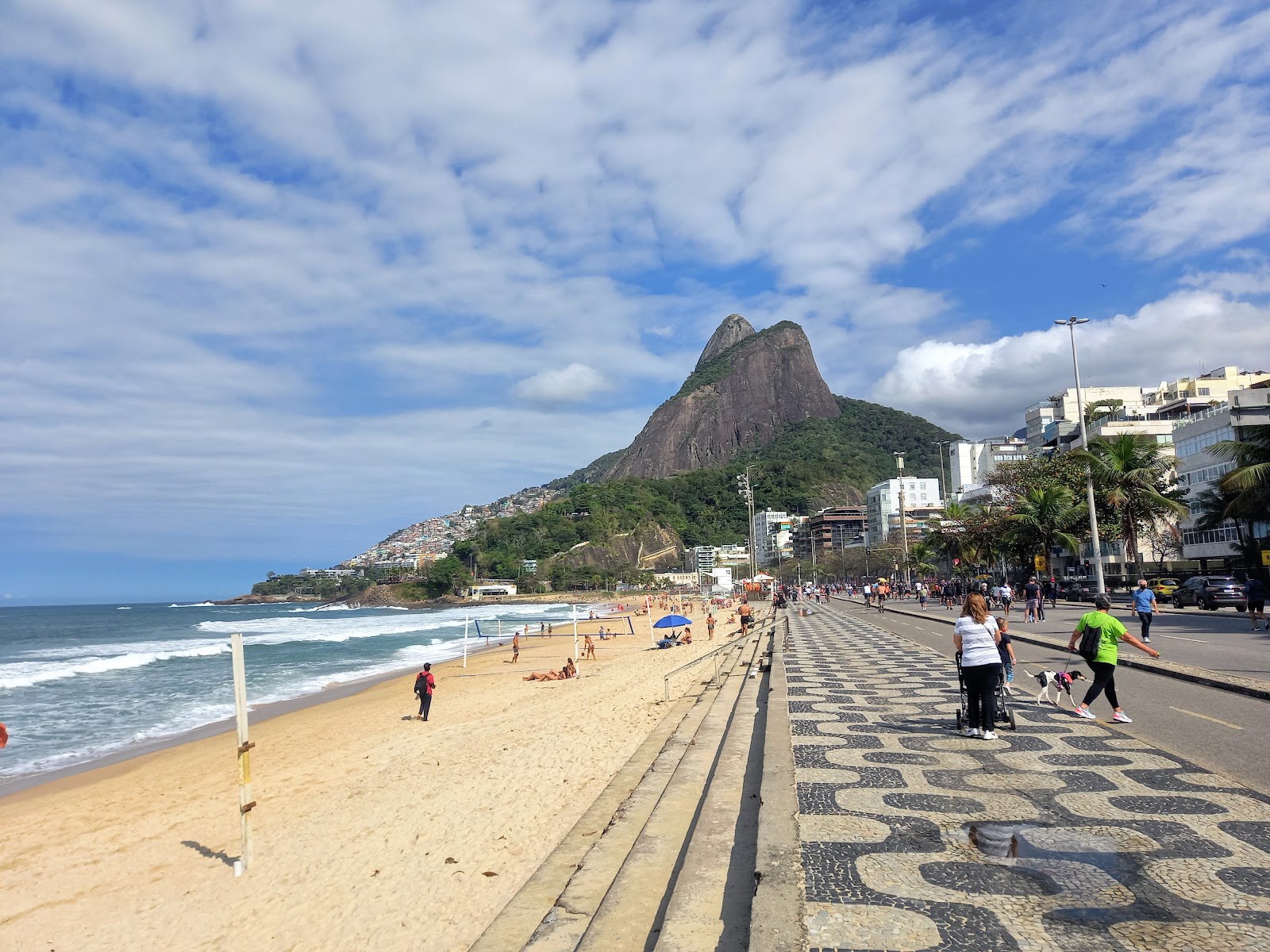 Foto de Praia do Leblon - lugar popular entre os apreciadores de relaxamento