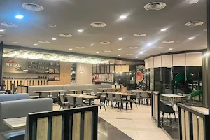 Pizza Hut Restaurant Bukit Kemuning Utama image