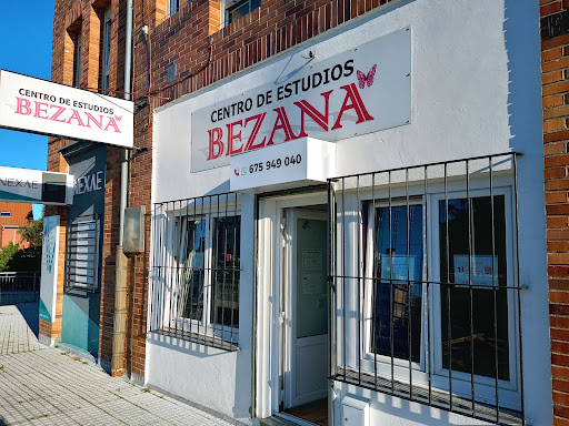 CENTRO DE ESTUDIOS BEZANA en Santa Cruz de Bezana