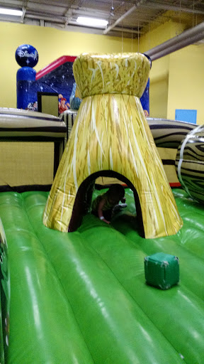 Movie Theater «Regal Cinemas River Ridge 14», reviews and photos, 3411 Candlers Mountain Rd, Lynchburg, VA 24502, USA