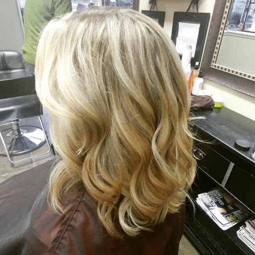 Beauty Salon «Little Red Dress Salon & Boutique», reviews and photos, 21515 WA-410, Bonney Lake, WA 98391, USA