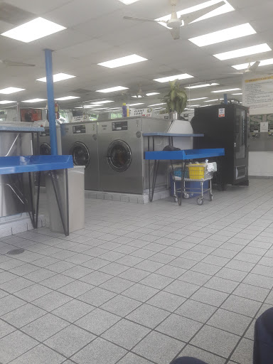 Laundromat «Family Wash Day», reviews and photos, 1415 Eastern Blvd, Essex, MD 21221, USA