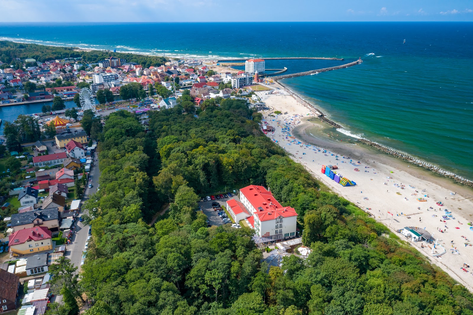 Foto av Darlwo Beach med lång rak strand