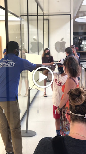 Computer Store «Apple Chestnut Hill», reviews and photos, 199 Boylston St, Chestnut Hill, MA 02467, USA