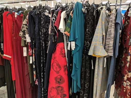 Clothing Store «Ross Dress for Less», reviews and photos, 257 N Weber Rd, Bolingbrook, IL 60490, USA
