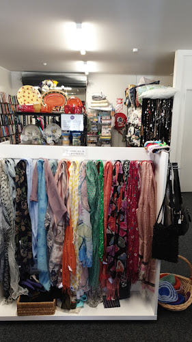 Upper Clutha Hospice Shop - Clothing store