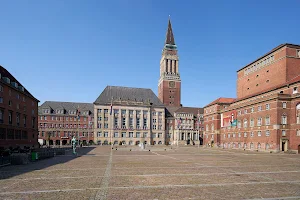 Landeshauptstadt Kiel | Rathaus image