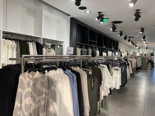 Clothing Store «H&M», reviews and photos, 140 Easton Station, Columbus, OH 43219, USA