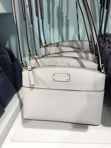 Clothing Store «Burberry Outlet», reviews and photos, 1 Outlet Blvd, Wrentham, MA 02093, USA