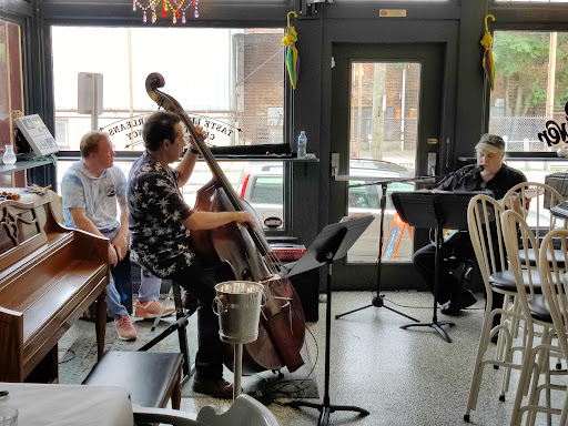 Fine Dining Restaurant «BrewRiver GastroPub», reviews and photos, 2062 Riverside Dr, Cincinnati, OH 45202, USA