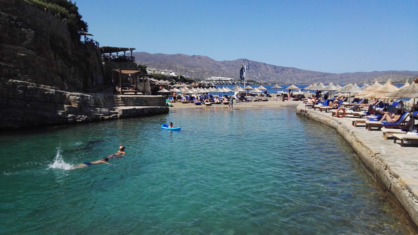 Foto van Candia Beach II en de nederzetting