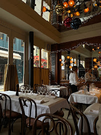 Atmosphère du Restaurant français Le Petit Saint Honoré à Paris - n°11