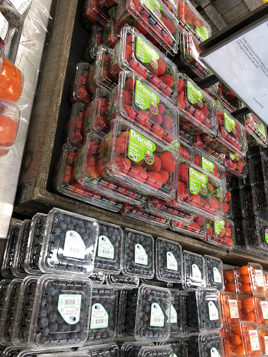 Grocery Store «Whole Foods Market», reviews and photos, 90 E Putnam Ave, Greenwich, CT 06830, USA