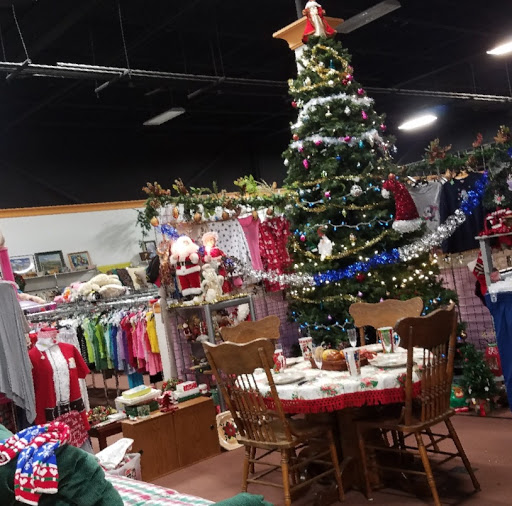 Thrift Store «The Salvation Army Family Store & Donation Center», reviews and photos, 6469 N Prospect Ave, Gladstone, MO 64119, USA