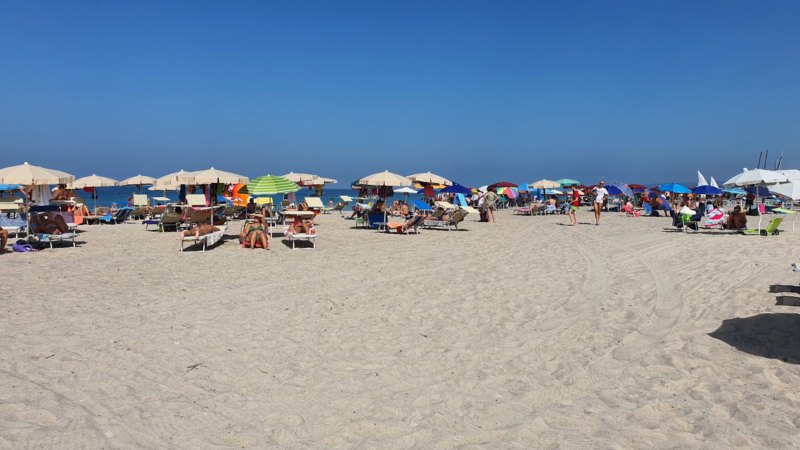 Foto de Spiaggia Pietrabianca área de complejo turístico de playa