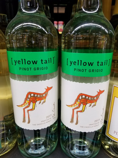 Liquor Store «Gold Crown Liquors Store», reviews and photos, 3425 N Clark St, Chicago, IL 60657, USA