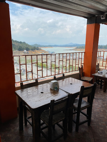 Restaurante Mirador del Lago N 1 - Cl. 32 # 31- 53, Guatape, Guatapé, Antioquia, Colombia