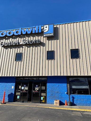 Thrift Store «Goodwill Outlet», reviews and photos, 294 Lincoln Hwy, North Versailles, PA 15137, USA