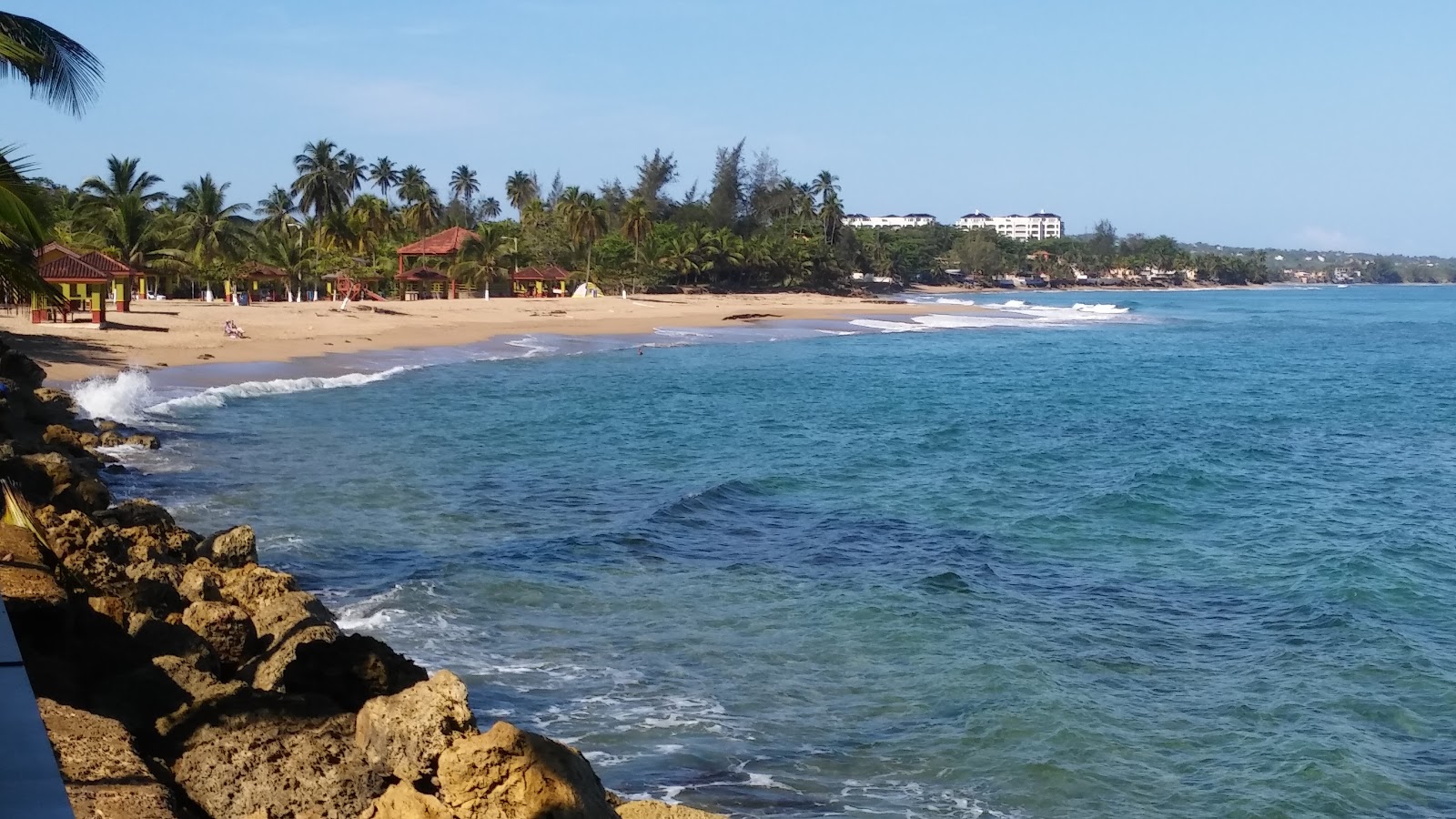 Fotografija Pico de Piedra beach z prostorna obala