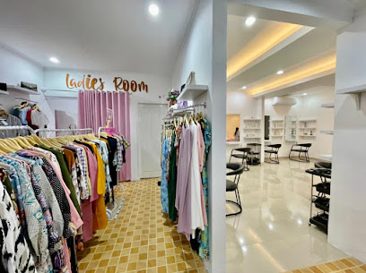 Ladies Room Fashion, Salon & Beauty Care