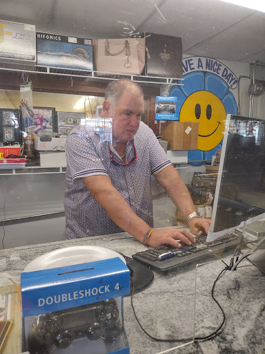 Pawn Shop «Mr Money Pawn & Gun Inc», reviews and photos, 3315 E Hillsborough Ave, Tampa, FL 33610, USA