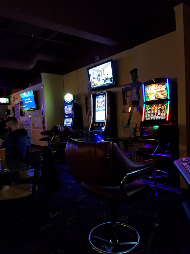 Bowling Alley «Mt Hood Lanes», reviews and photos, 2311 E Powell Blvd, Gresham, OR 97080, USA