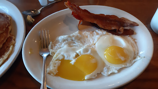 American Restaurant «Cracker Barrel Old Country Store», reviews and photos, 1134 Woodruff Rd, Greenville, SC 29607, USA