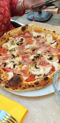 Pizza du Pizzeria Giorgio e Basta à Saint-Bonnet-de-Mure - n°8