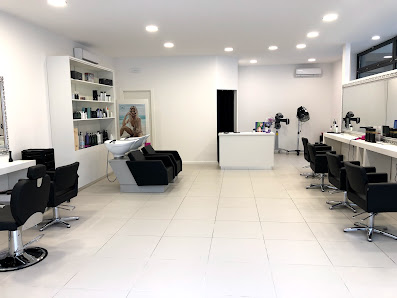 Salone De Rosa SS45bis, 5 a, 38074 Dro TN, Italia