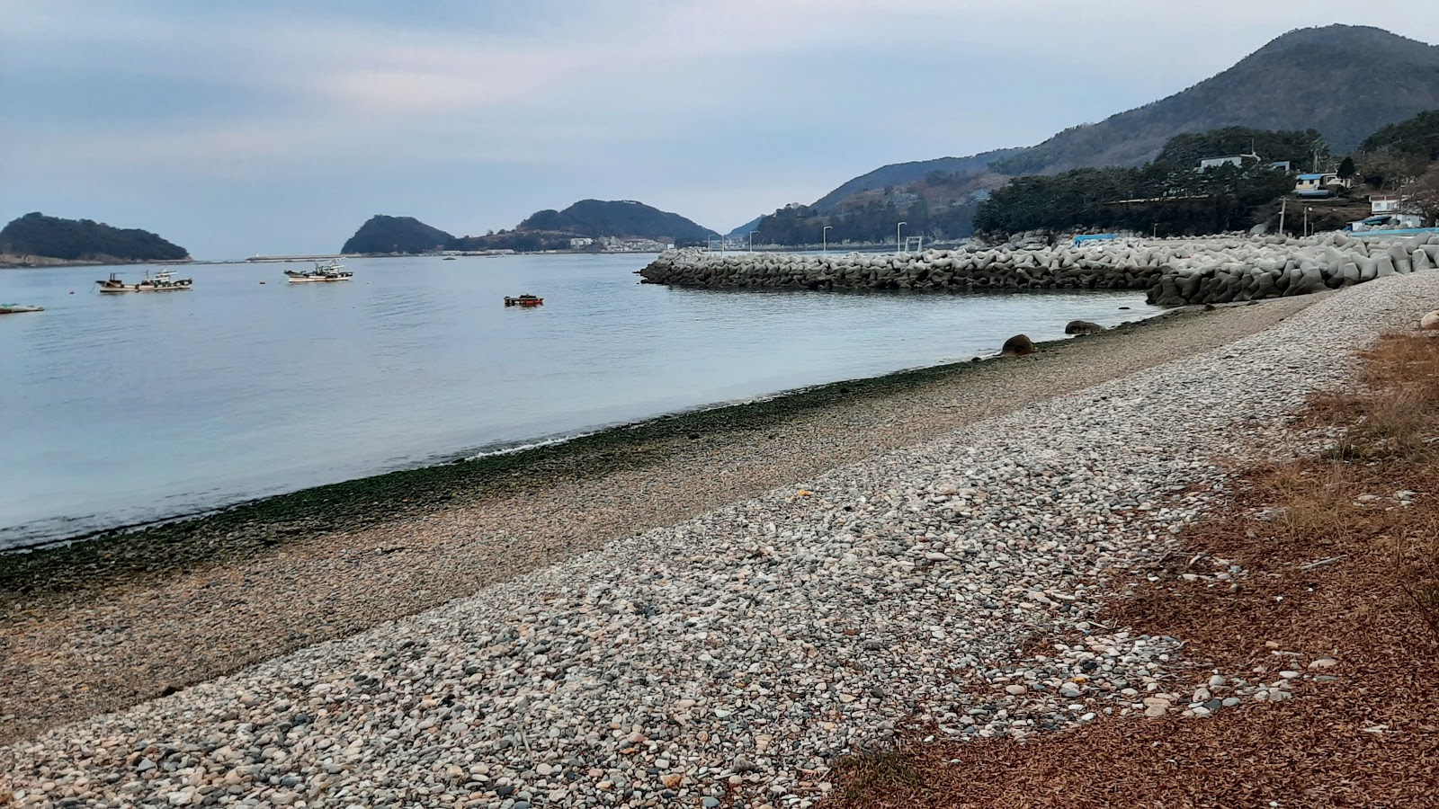 Photo de Namhae Beach zone sauvage