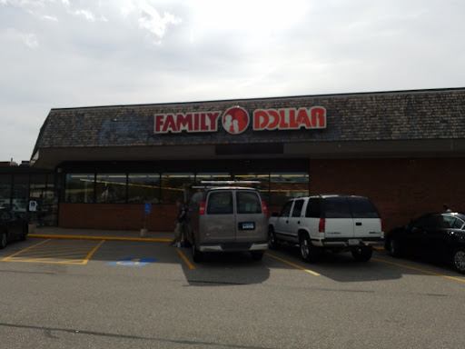 FAMILY DOLLAR, 340 N Main St, Randolph, MA 02368, USA, 