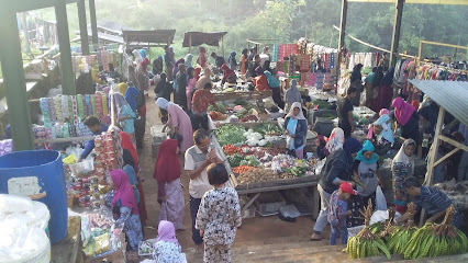 Pasar Rakyat Nyemplong
