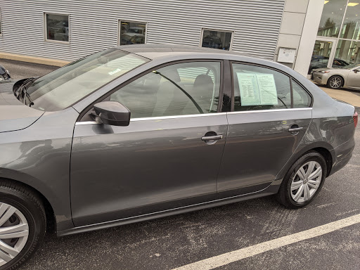 Volkswagen Dealer «Pugi Volkswagen», reviews and photos, 2020 Ogden Ave, Downers Grove, IL 60515, USA