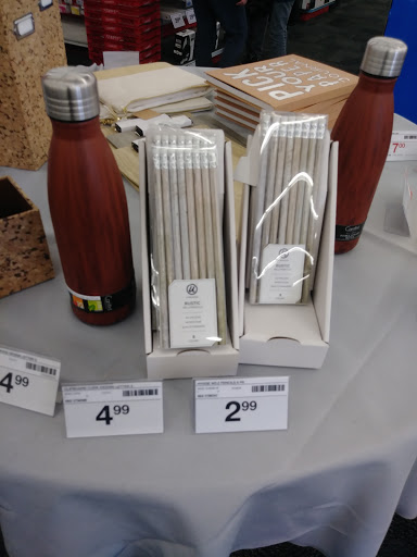 Office Supply Store «Staples», reviews and photos, 671 Colusa Ave, Yuba City, CA 95991, USA