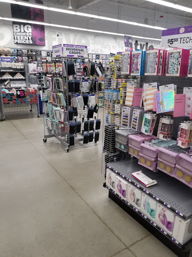 Variety Store «Five Below», reviews and photos, 533 S Broad St, Meriden, CT 06450, USA