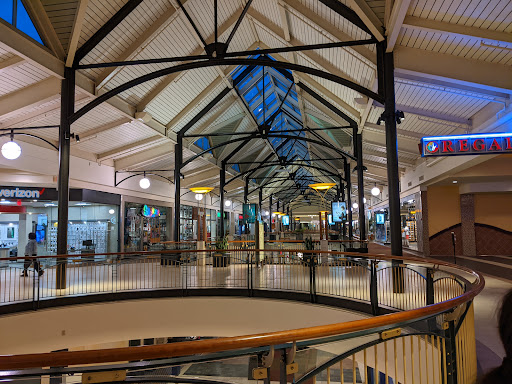 Movie Theater «Regal Cinemas Dulles Town Center 10», reviews and photos, 21100 Dulles Town Cir #203, Sterling, VA 20166, USA