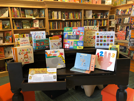 Book Store «Appletree Books», reviews and photos, 12419 Cedar Rd, Cleveland, OH 44106, USA