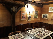 Atmosphère du Restaurant français Auberge de la Feuille d'Erable à Sixt-Fer-à-Cheval - n°17