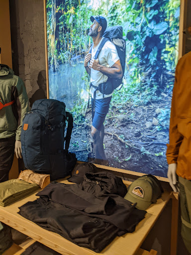 Outdoor Sports Store «Fjällräven Boston», reviews and photos, 304 Newbury St, Boston, MA 02115, USA