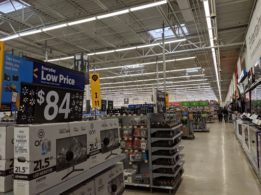 Discount Store «Walmart», reviews and photos, 910 Wolcott St, Waterbury, CT 06705, USA