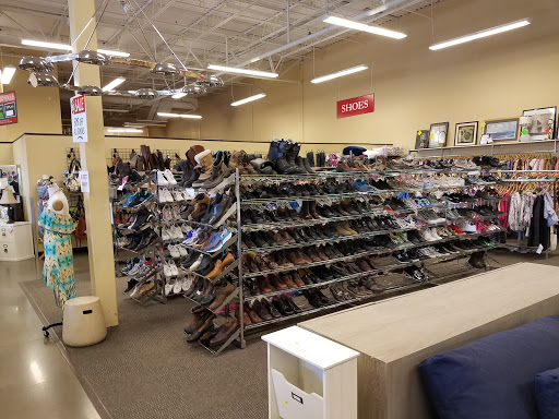 Thrift Store «St Vincent De Paul - West Broadway Thrift Store», reviews and photos, 2345 W Broadway, Eugene, OR 97402, USA