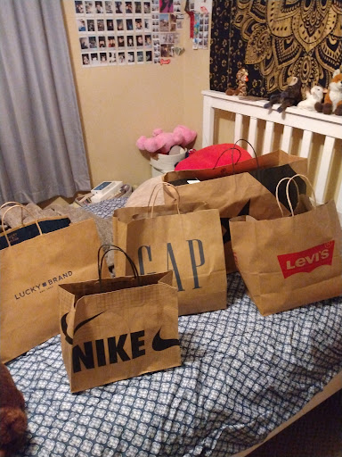 Clothing Store «Gap Outlet», reviews and photos, 1001 N Arney Rd, Woodburn, OR 97071, USA