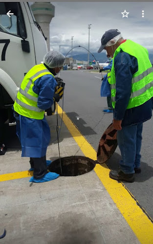 Comentarios y opiniones de SERVIDESTAPES ( Matriz) Destapes en Quito, Mantenimiento de Cisternas, Reparación Tubos de Cobre, Destapes sin Romper, Destape de Cañerias