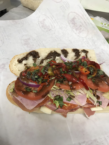 Grocery Store «P&M Orange Street Market», reviews and photos, 721 Orange St, New Haven, CT 06511, USA