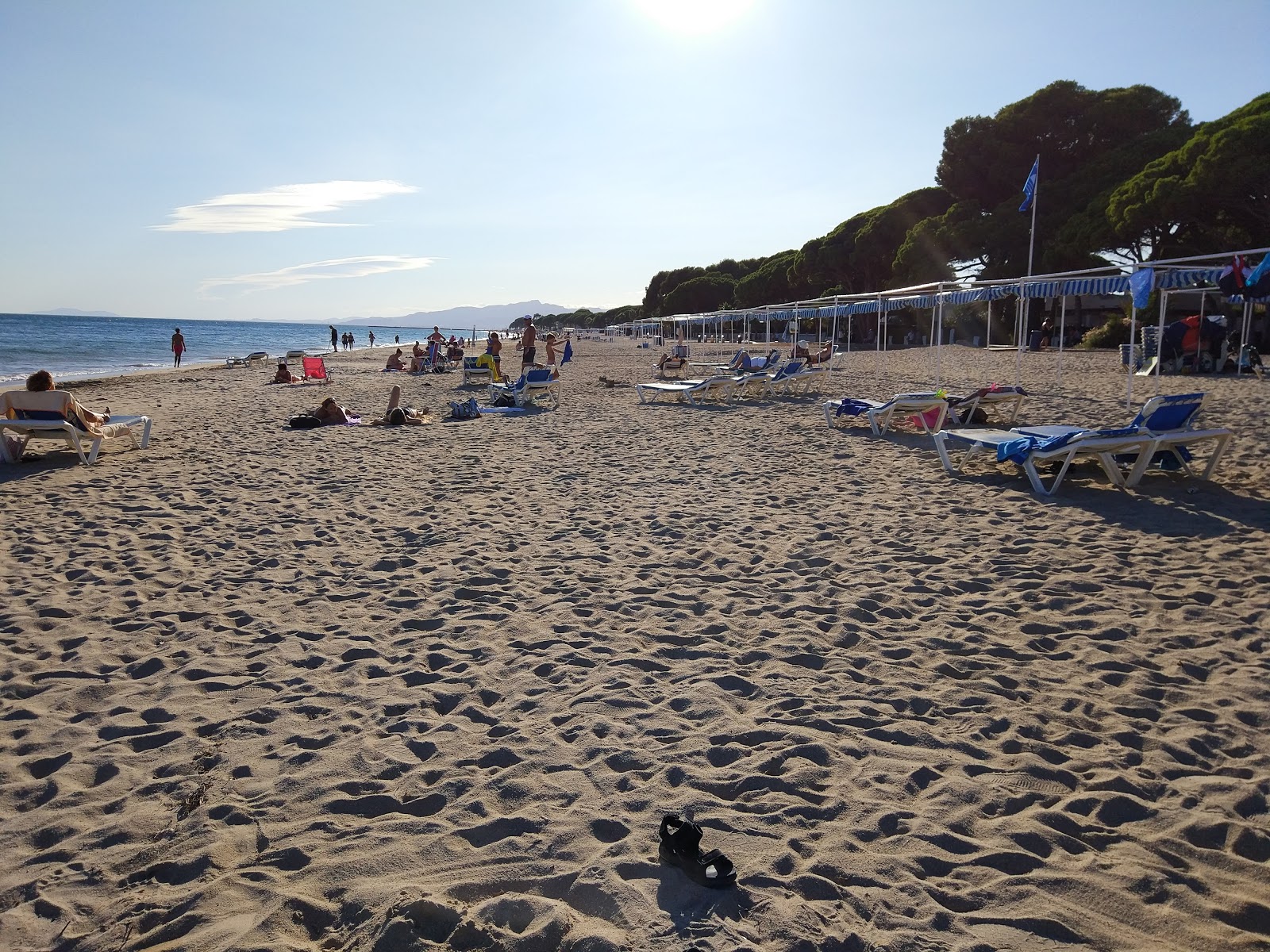 Fotografie cu Platja de l'Esquirol cu nivelul de curățenie înalt