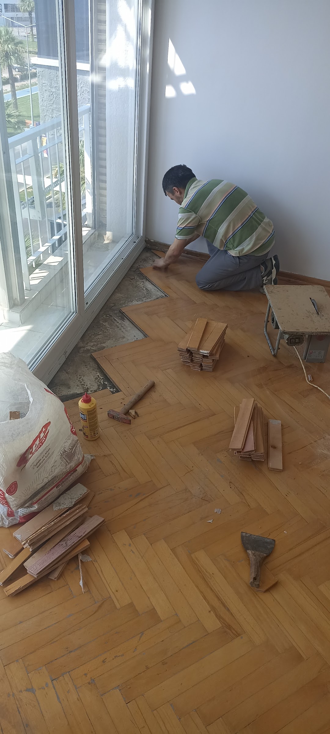 Karşıyaka sistre cila karşıyaka parke tamiri karşıyaka laminat parke hali ve pvc döşemesi