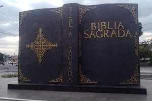 Monumento Bíblia Sagrada image