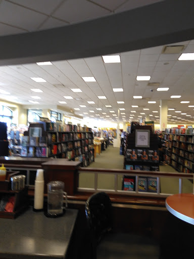 Book Store «Barnes & Noble», reviews and photos, 1738 Hill Rd N, Pickerington, OH 43147, USA